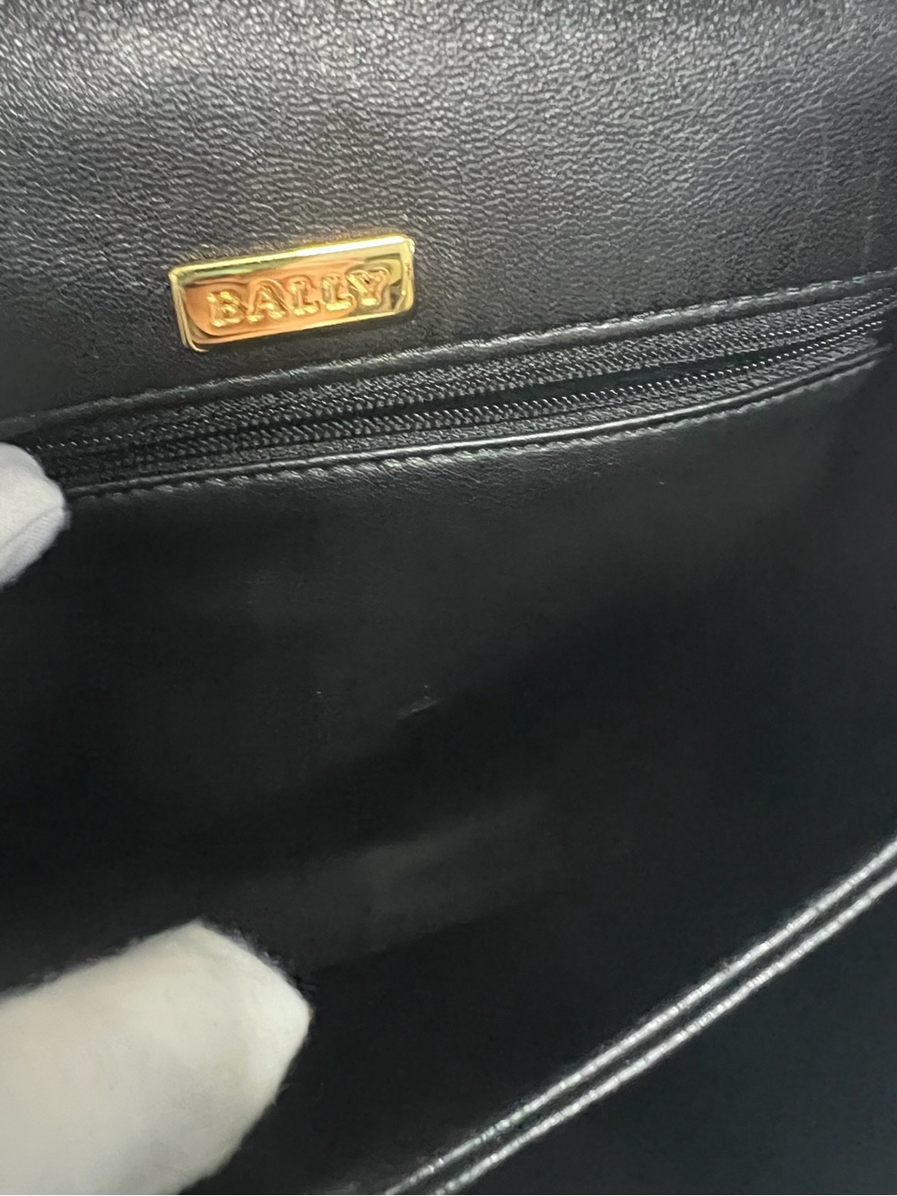 Preloved Vintage Bally Black Quilted Top-Handle Women's Bag with Gold Hardware - Picture 15 of 16